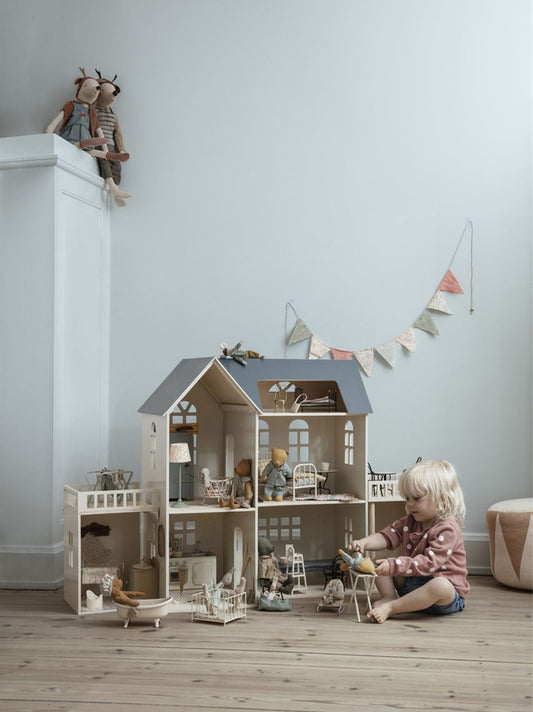 dřevěný dům miniatur 