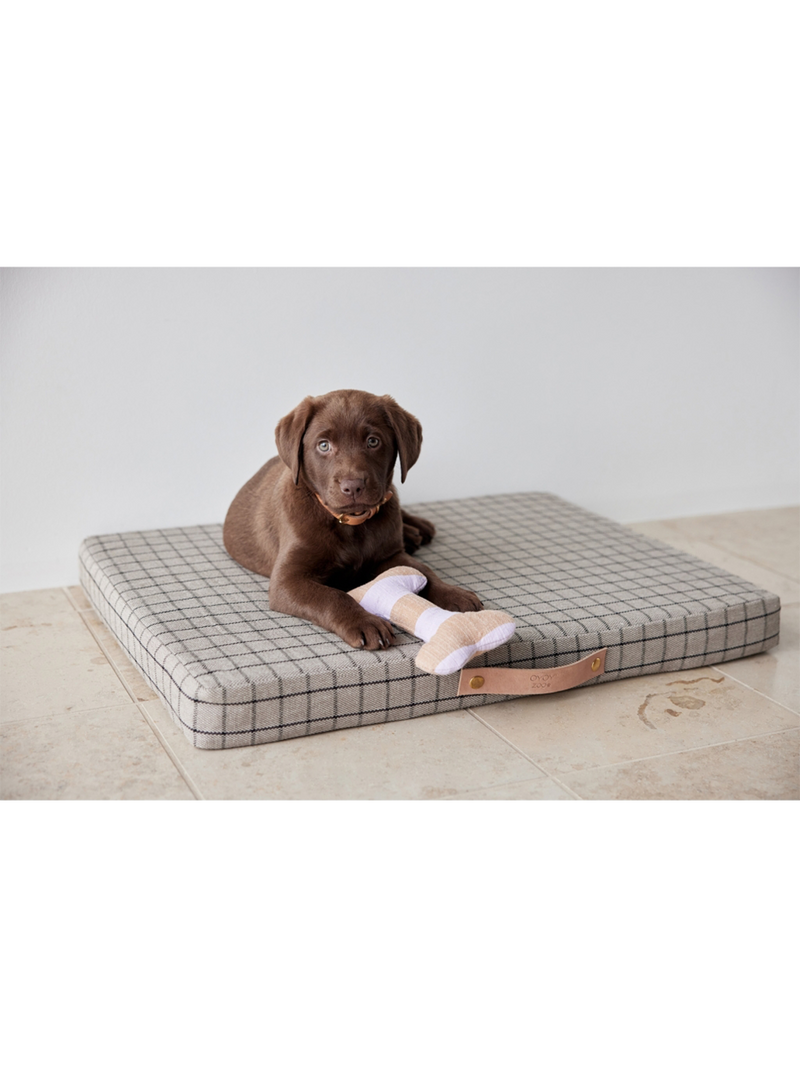 Poducha posłanie dla psa Miło Grid Dog Cushion OYOY BÉBÉ Concept