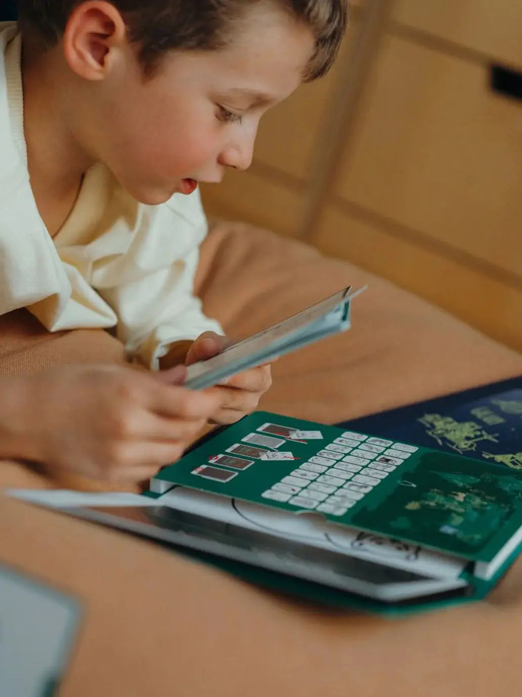 Podświetlany tablet do rysowania Kidydraw Mini Animals Around The World Kidywolf BEBE Concept 