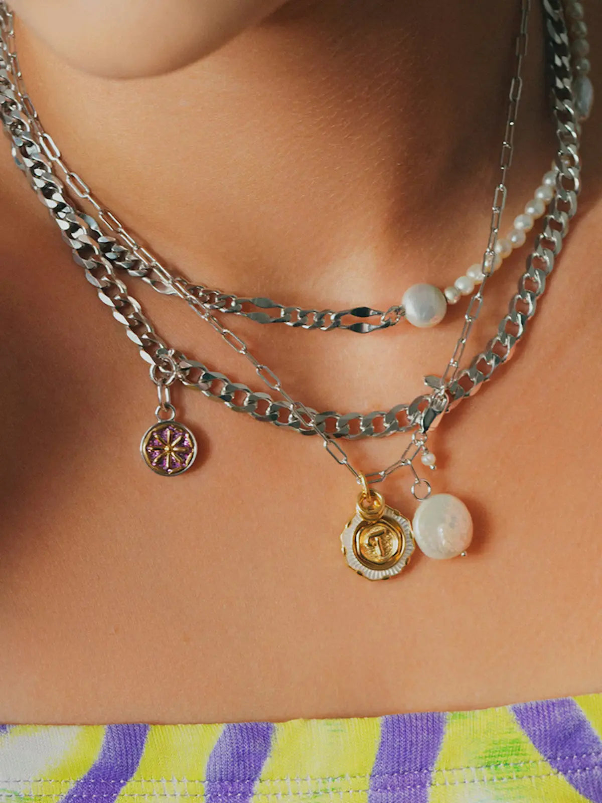OUTLET Element POP coin z literą R Maria Black BEBE Concept 