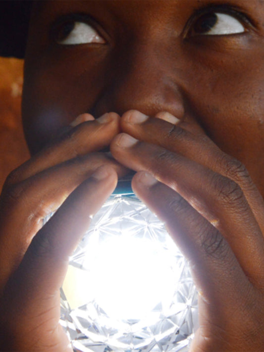 bezdrátová solární lampa Little Sun Diamond