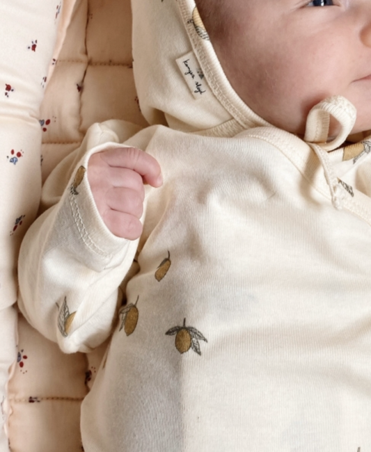 Newborn Onesie zavinovací pyžamo z organické bavlny