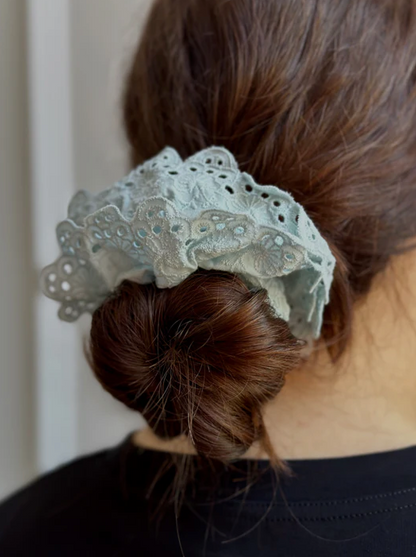 Gumka do włosów Lace scrunchie SKY
