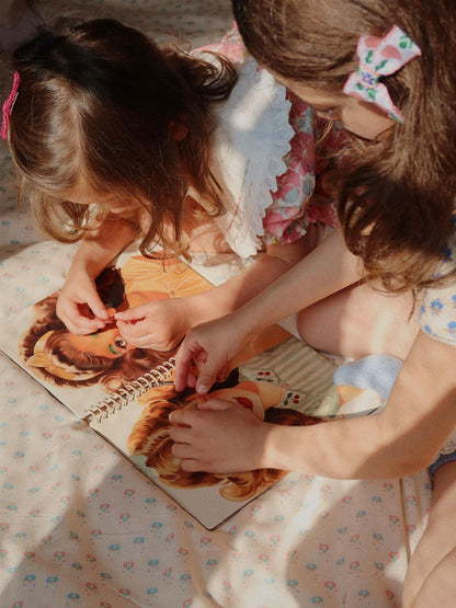 Książka z naklejkami Glam Me Up Konges Slojd BÉBÉ Concept 