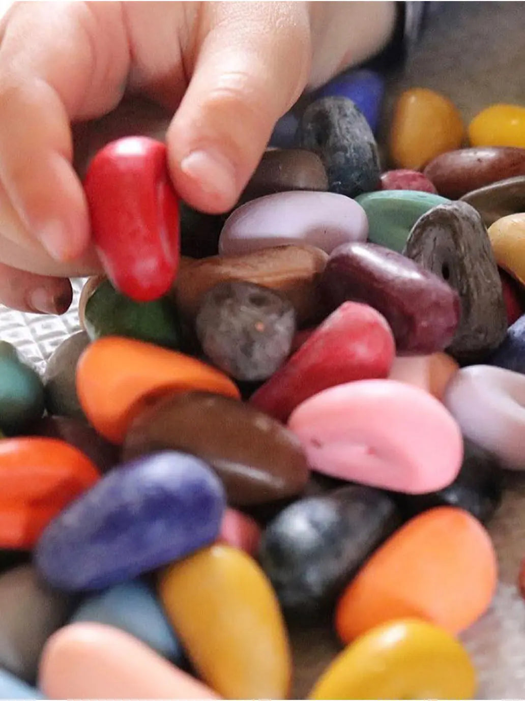 naturalne kredki w pudełku 64 sztuki - 16 kolorów Crayon Rocks BÉBÉ Concept