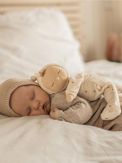 Miękka laleczka z pozytywką Lullaby Dozy Dinkum Olli Ella BÉBÉ Concept 