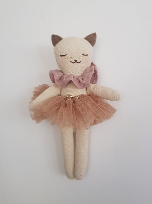 Ręcznie robiona lalka mały kotek mini