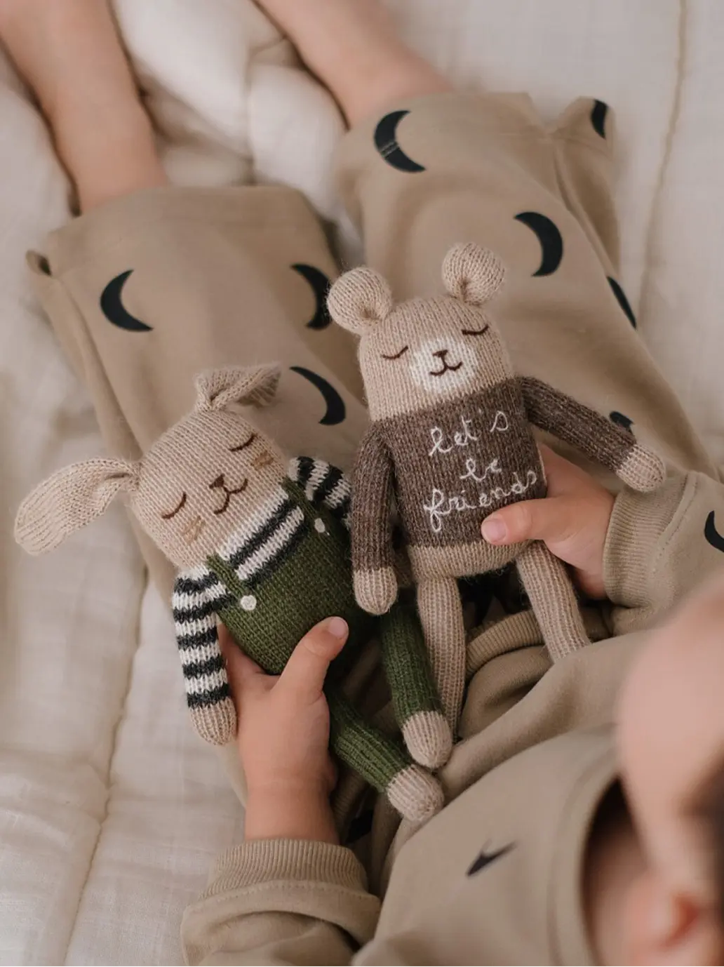 Miękka przytulanka z alpaki Main Sauvage BÉBÉ Concept 