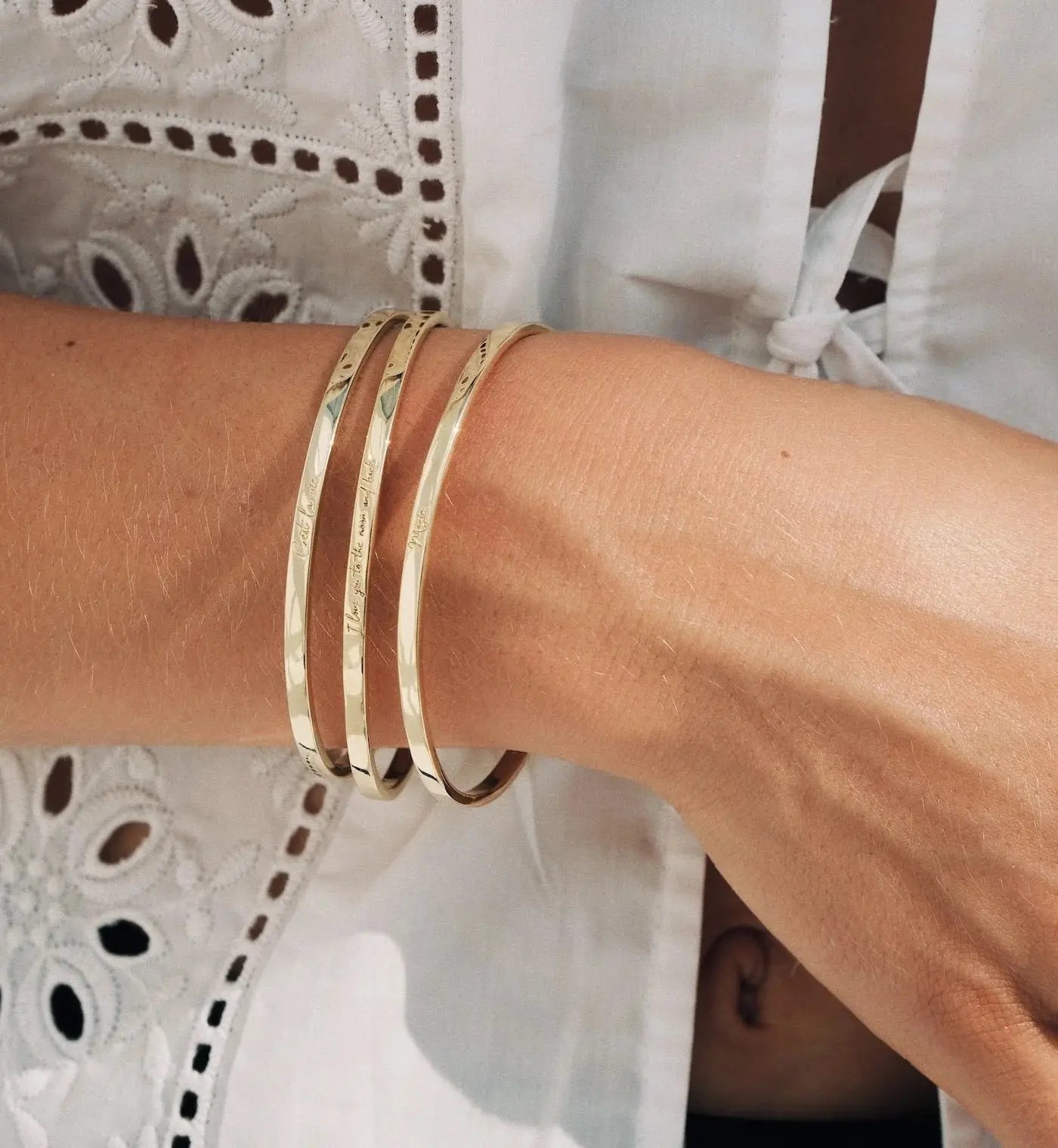 Pozłacana bransoletka To The Moon And Back Bangle Anna + Nina BEBE Concept 