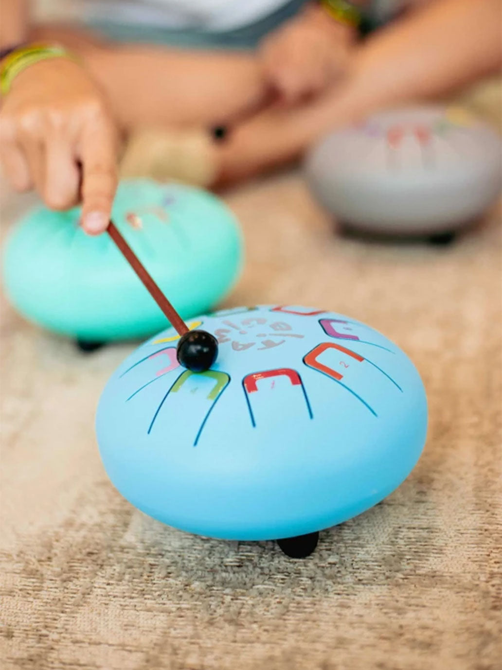 Bębenek językowy dla młodszych dzieci Baby Tambu Tambu BÉBÉ Concept 