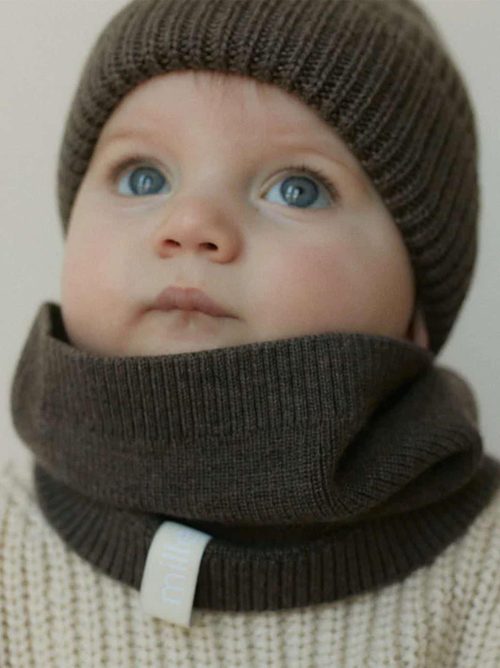 Cienki komin z wełny merino Fine Loop Scarf Mille Family BÉBÉ Concept