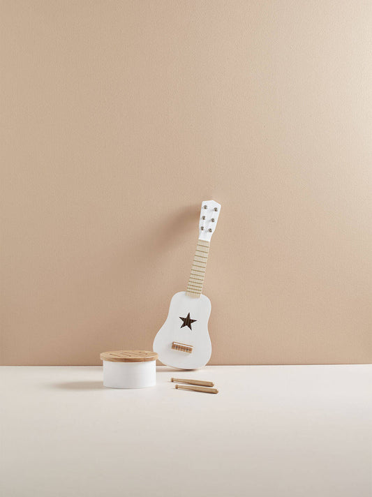 Zabawkowa gitara