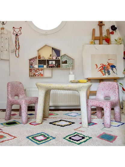 stolik z eko tworzywa Luisa Table EcoBirdy BÉBÉ Concept 