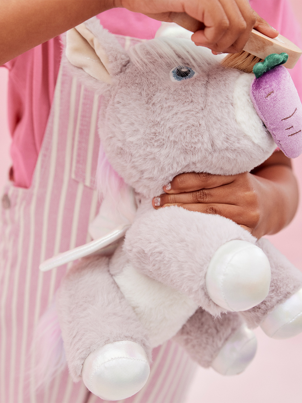 Jednorożec z magnetycznym pyszczkiem Dinkum Unicorn Olli Ella BÉBÉ Concept 