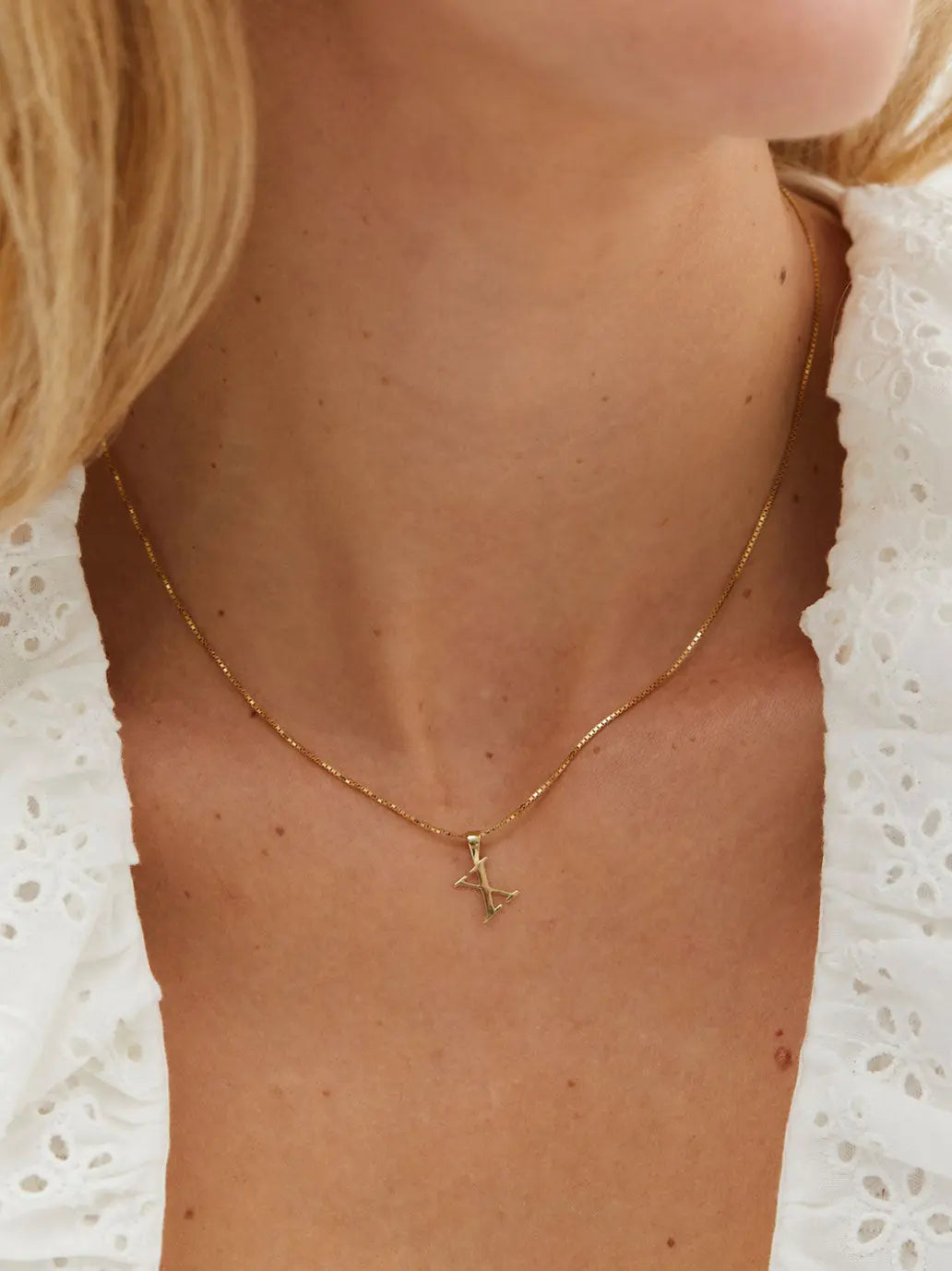 Zawieszka Initial Necklace Charm 14K Gold Anna + Nina BEBE Concept 