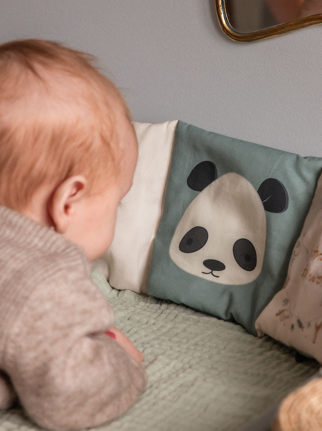 Miękka książeczka sensoryczna Sebra BÉBÉ Concept 