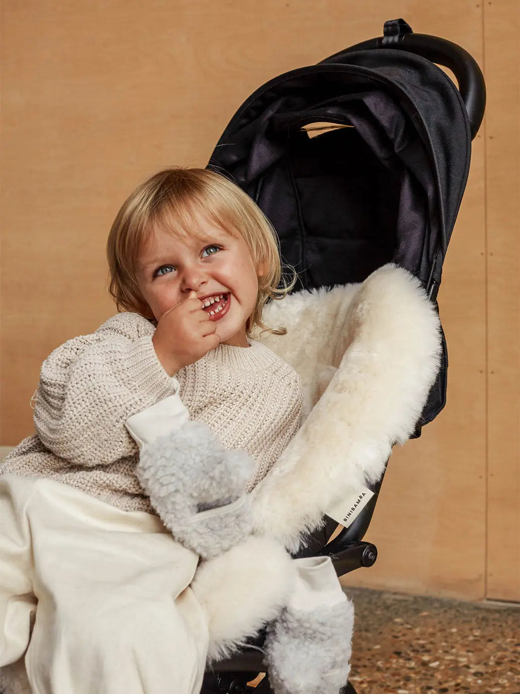 Wielofunkcyjna wkładka z naturalnej skóry owczej BINIBAMBA BÉBÉ Concept 