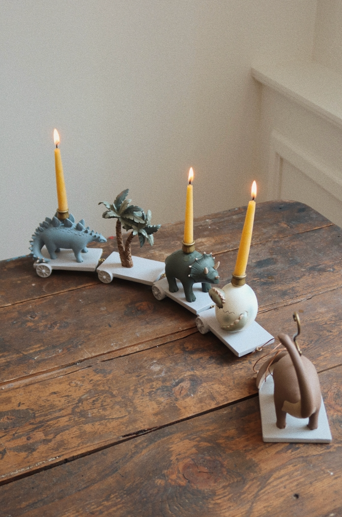 Dekoracyjny pociąg urodzinowy Konges Slojd BÉBÉ Concept