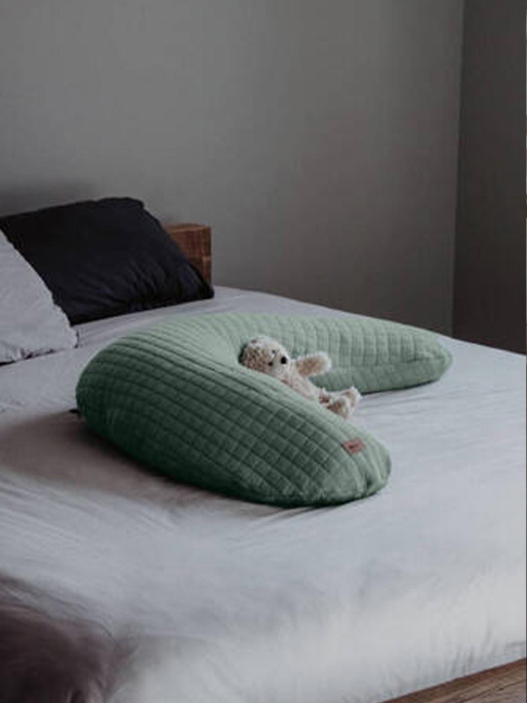 Ergonomiczna poduszka dla kobiet w ciąży i karmiących Big Flopsy Beaba BÉBÉ Concept