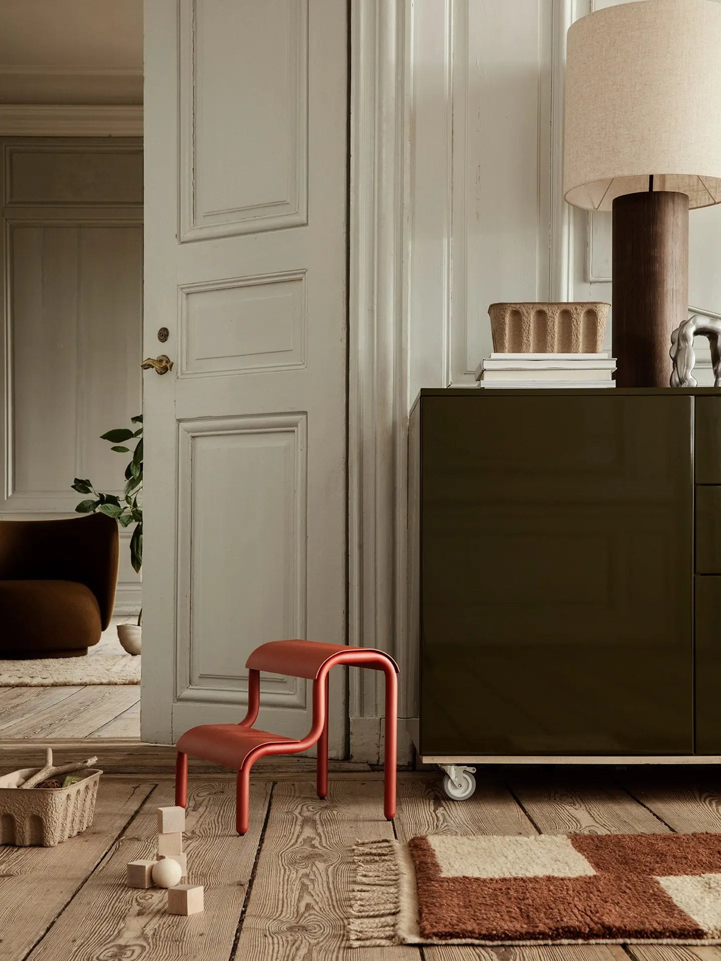 stołek Up Step Stool Ferm Living BÉBÉ Concept