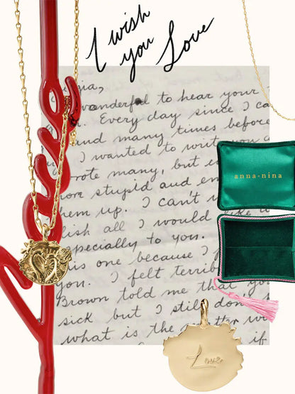 Pozłacana zawieszka Memorable Charm Love Anna + Nina BÉBÉ Concept 