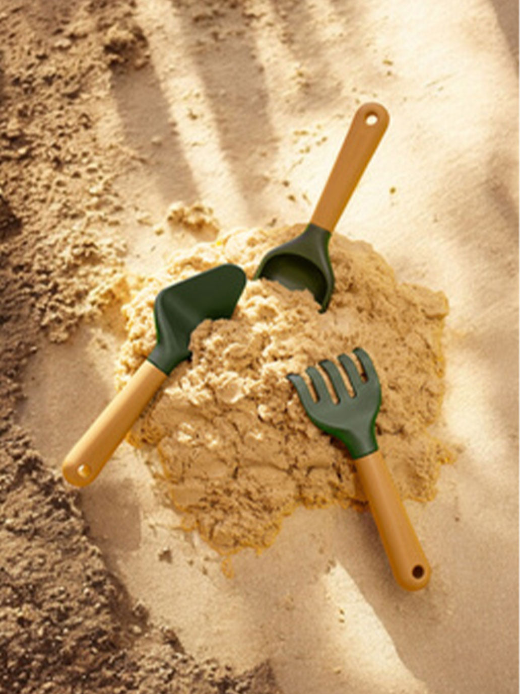 Zestaw zabawkowych narzędzi ogrodowych z bio plastiku ChildGen BÉBÉ Concept 