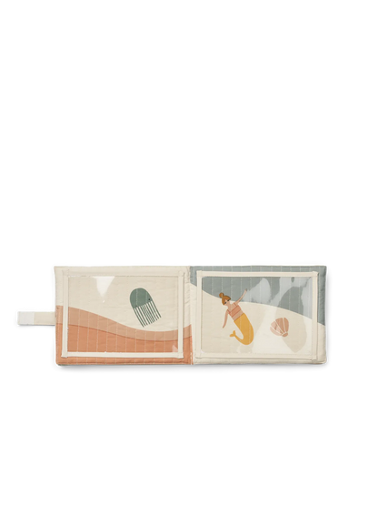 Miękka książka na wakacyjne wspomnienia Addie Liewood BÉBÉ Concept 