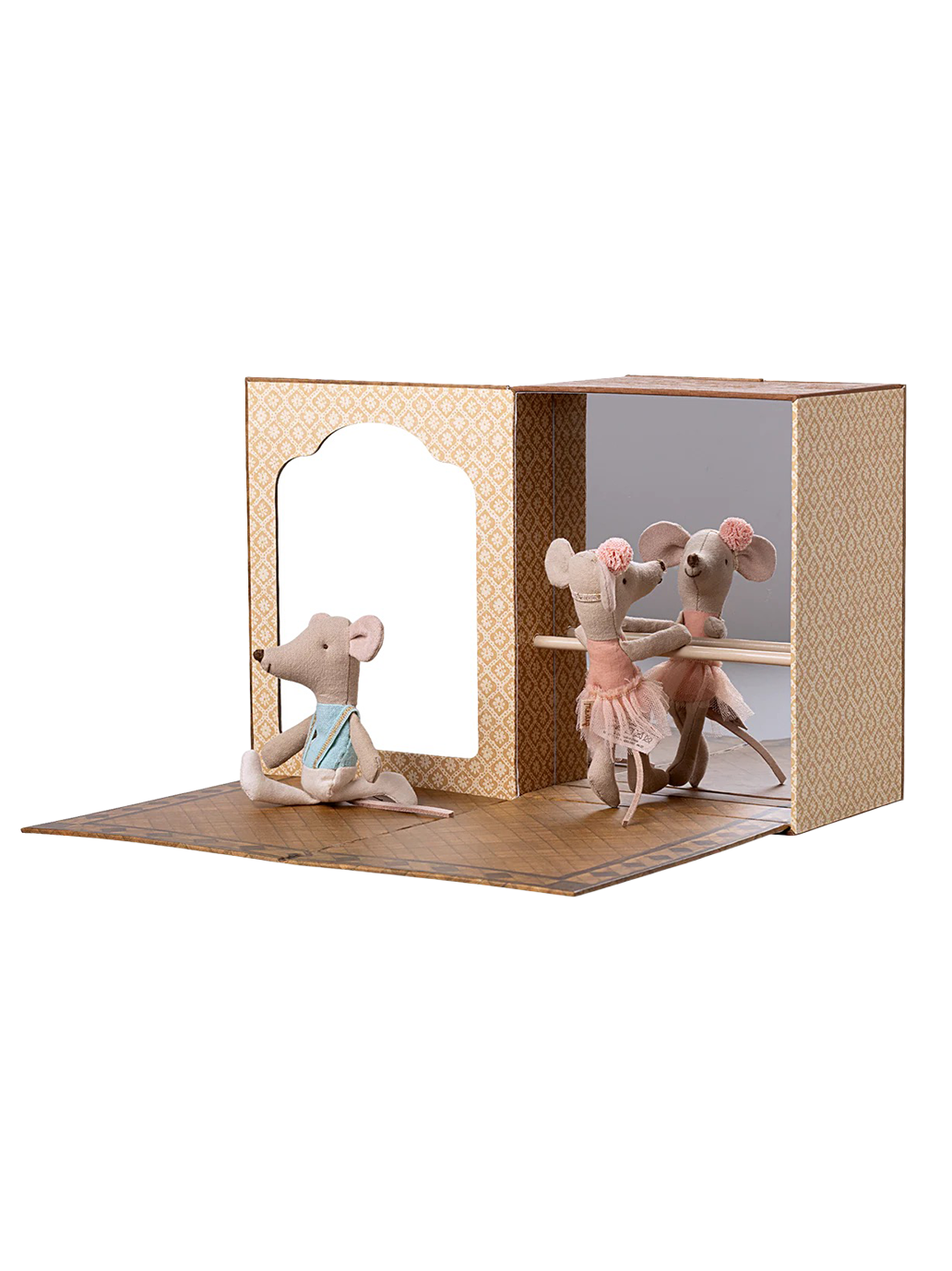 Myszki baletowe w studiu tanecznym Maileg BÉBÉ Concept 