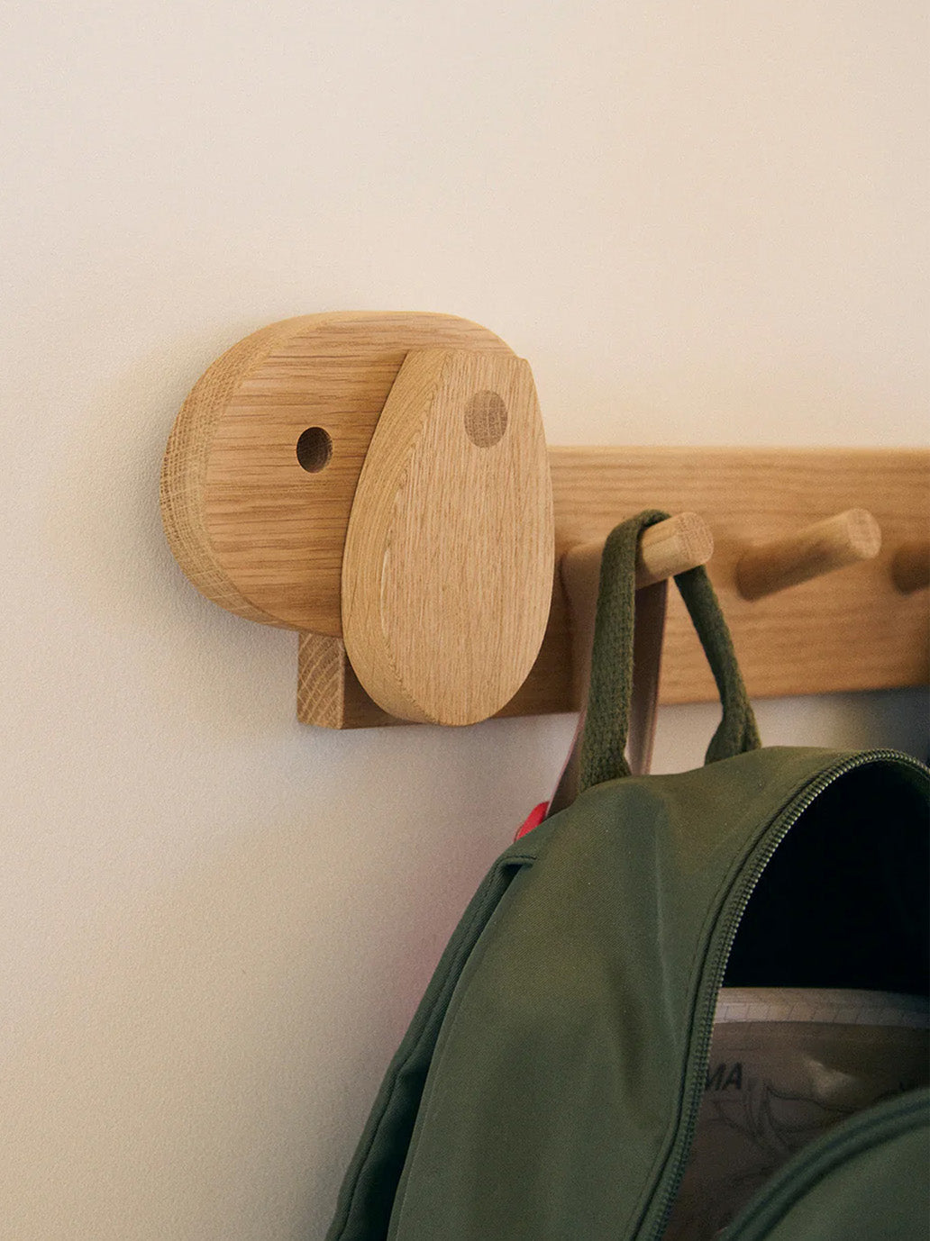 Drewniany wieszak Pies Minor Things BÉBÉ Concept 