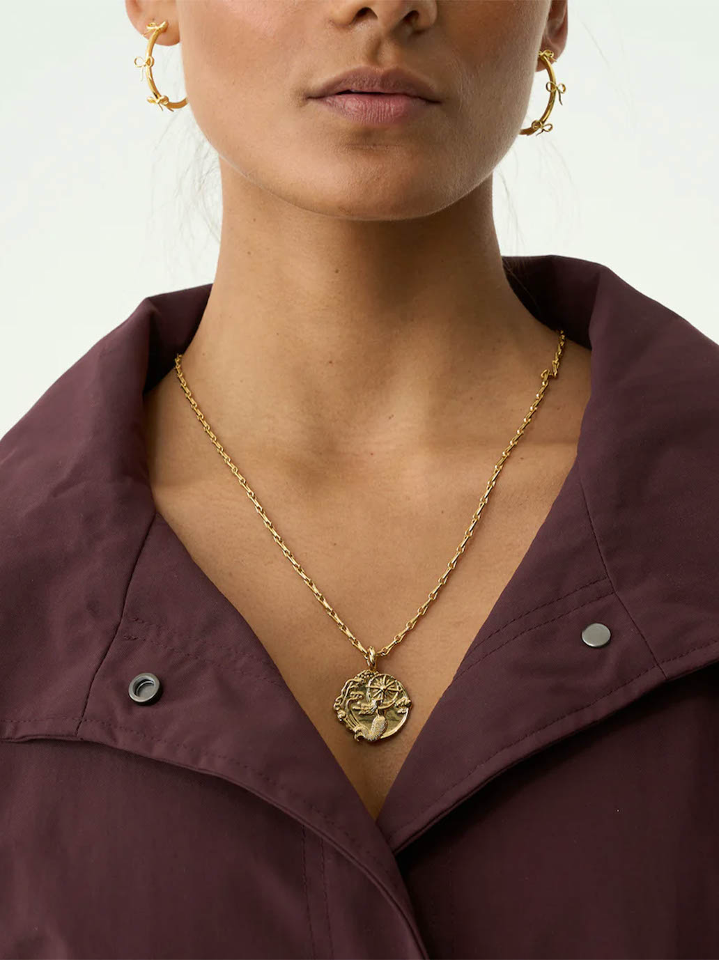 Pozłacana zawieszka Memorable Charm Adventure ADVENTURE