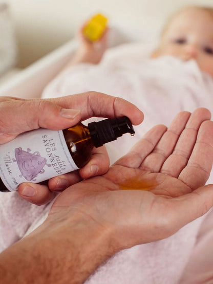 Naturalny olejek do masażu niemowląt Les Petits Savonneurs BÉBÉ Concept 