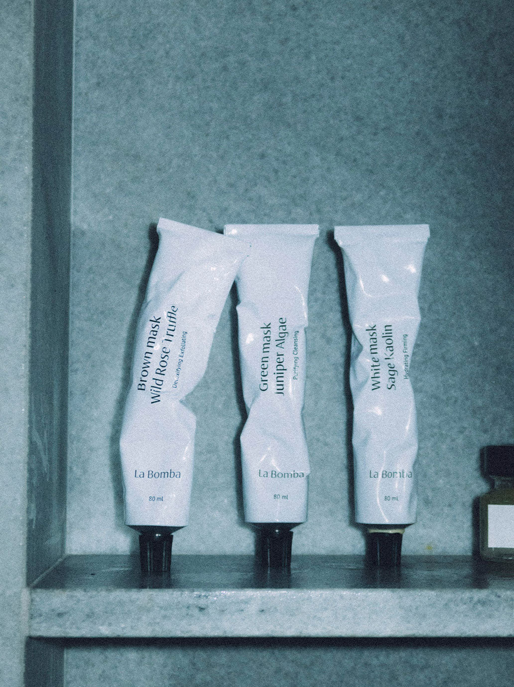 Maseczka do twarzy z organiczną glinką La Bomba BÉBÉ Concept 