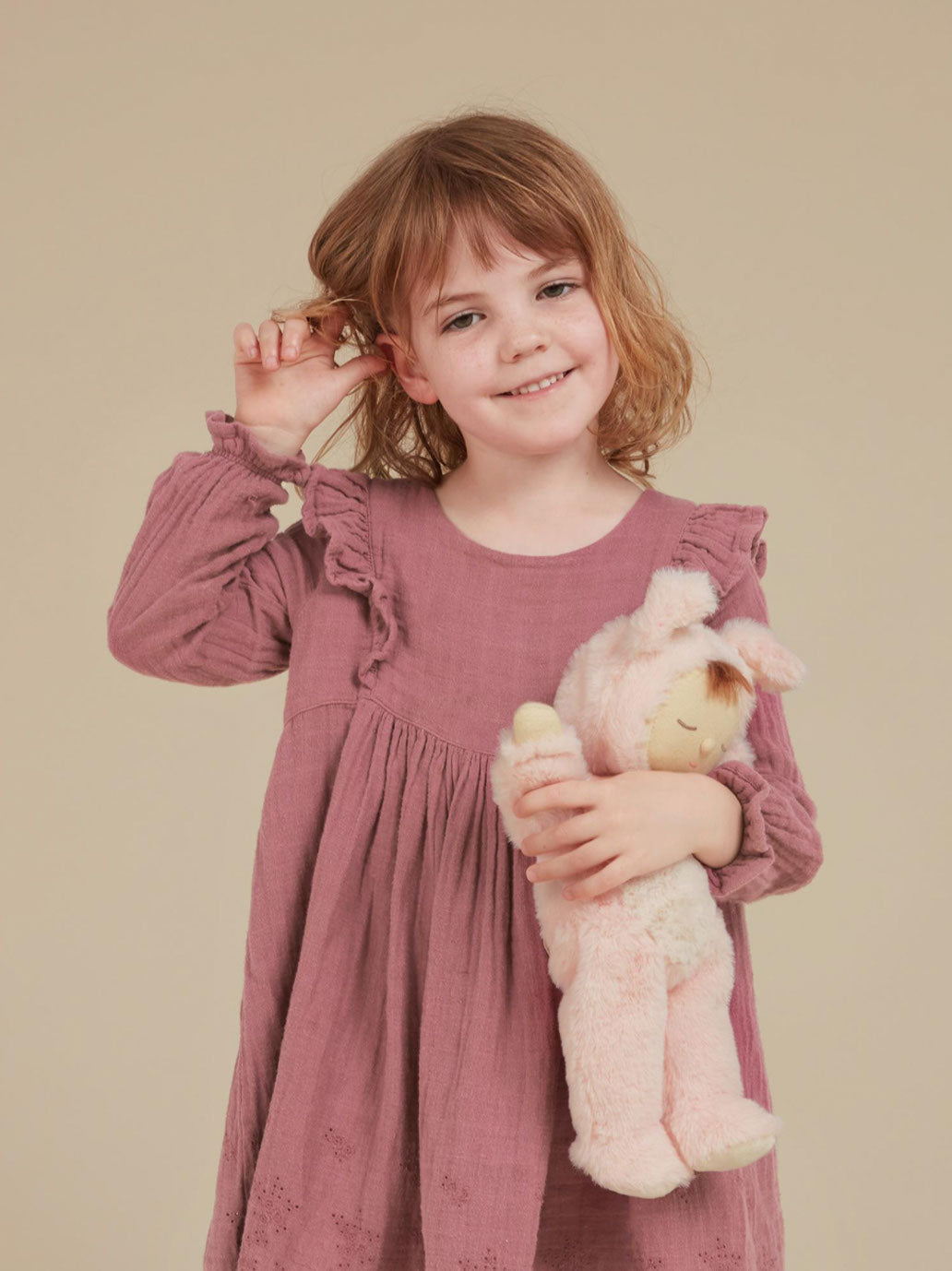 Miękka laleczka z uszami Cozy Dinkum Olli Ella BÉBÉ Concept 