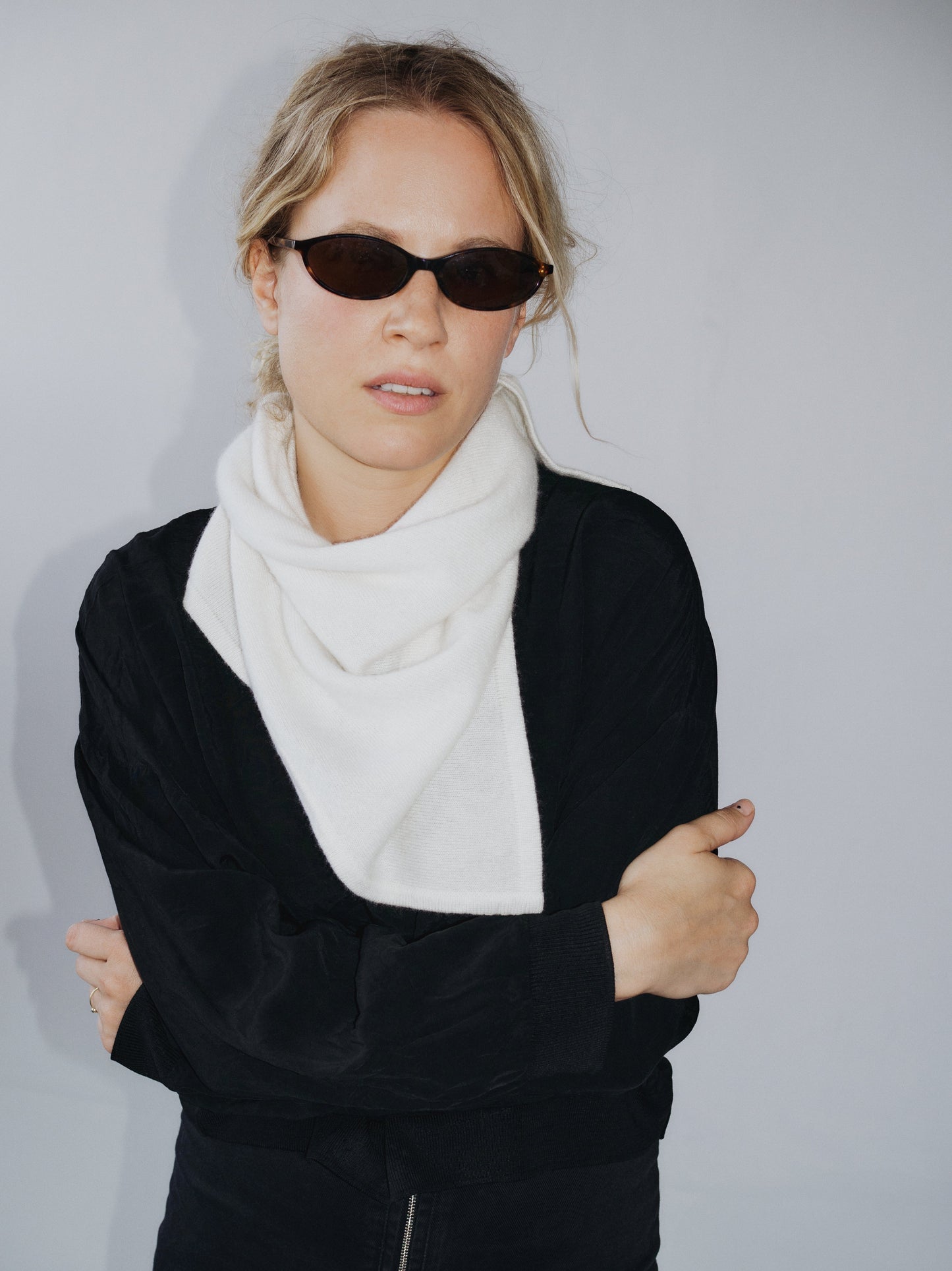 Trójkątny szal - bandana z kaszmiru Mille Family BÉBÉ Concept 