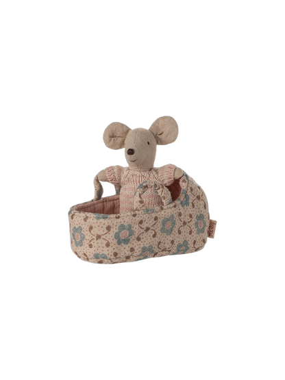 Mała myszka z nosidełkiem Maileg BÉBÉ Concept 