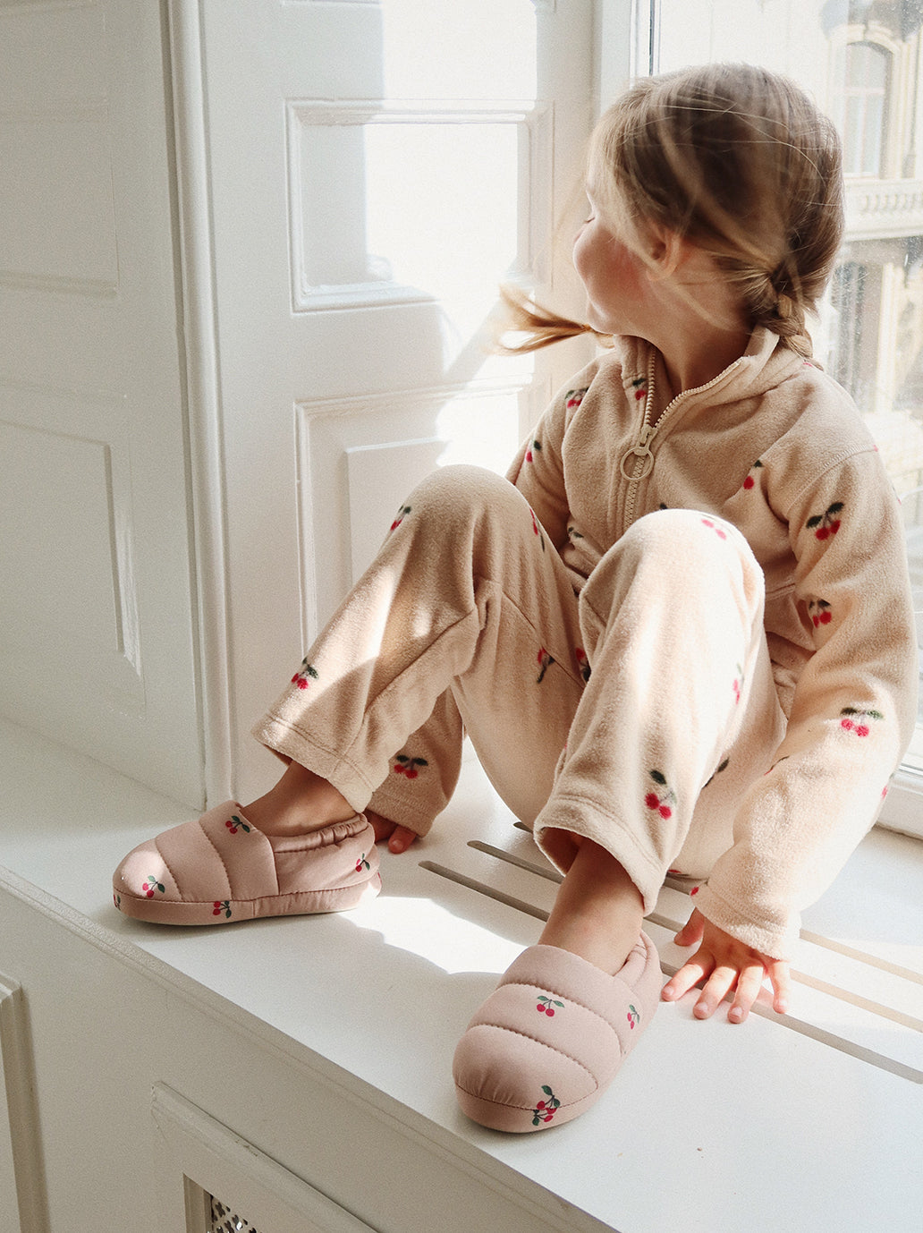 Kapcie ze sztucznego futerka Globe Konges Slojd BÉBÉ Concept 