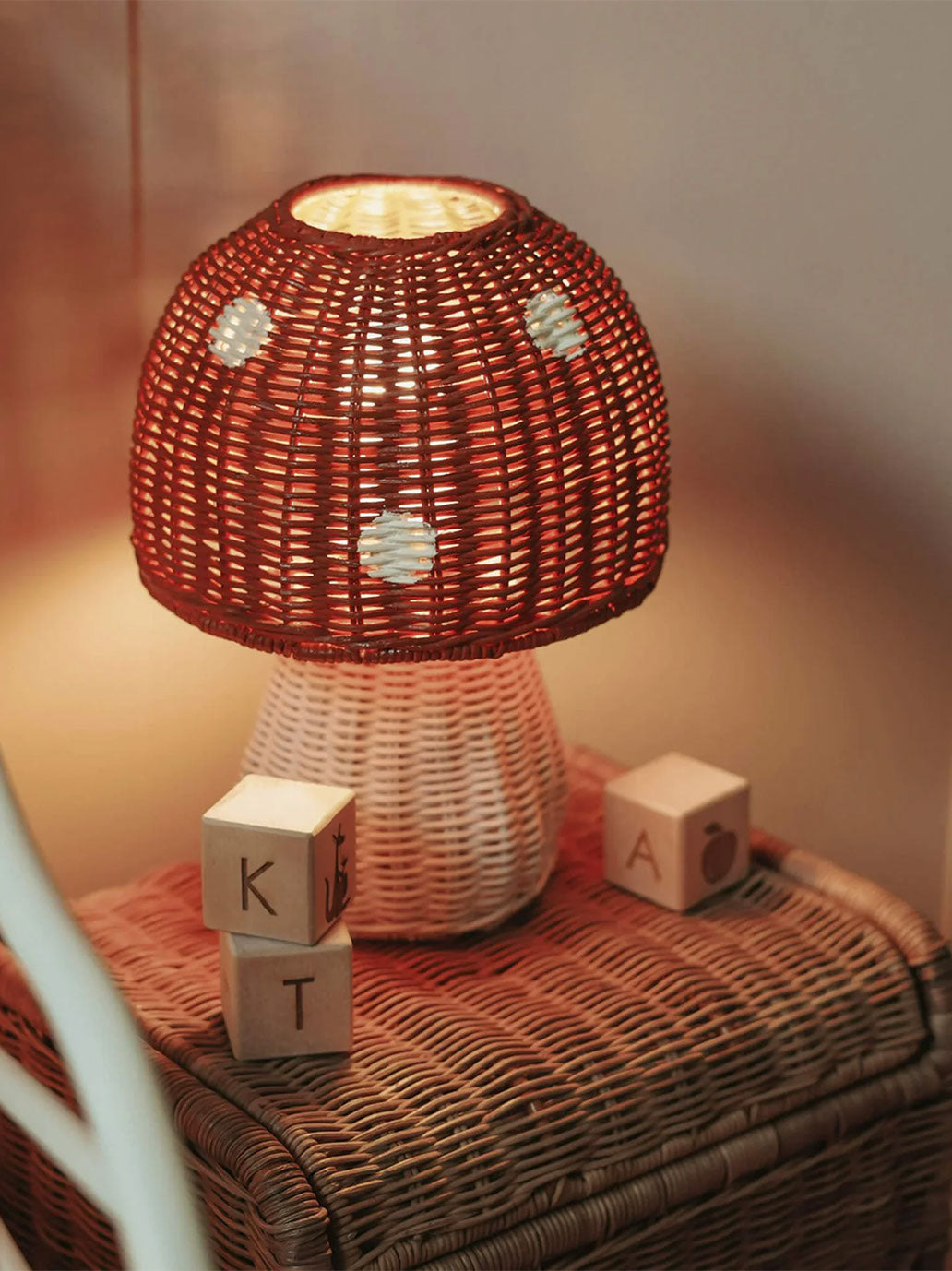 Rattanowa lampka Toadstool Olli Ella BÉBÉ Concept 