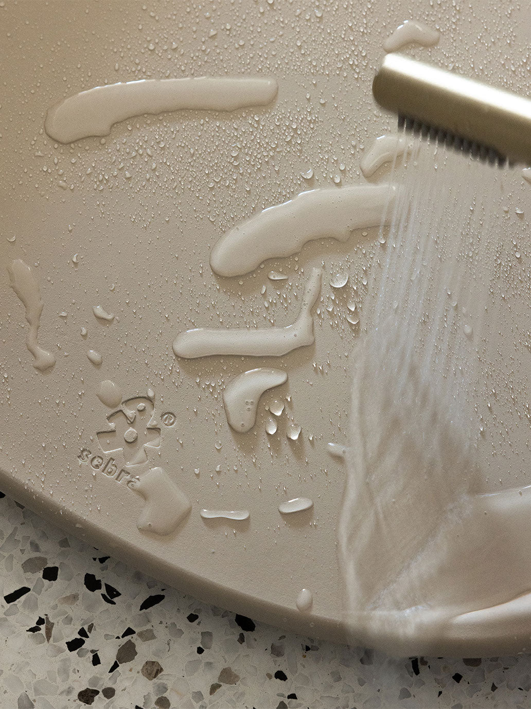 Ergonomiczna mata do przewijania Pusle Pur Sebra BÉBÉ Concept 