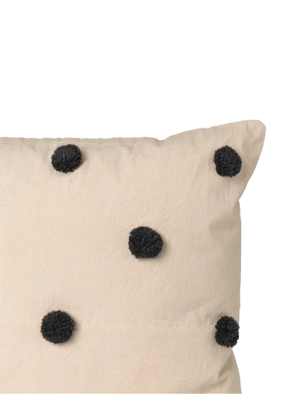 Poduszka ozdobna z pomponami Dot Tufted Cushion Ferm Living BEBE Concept 