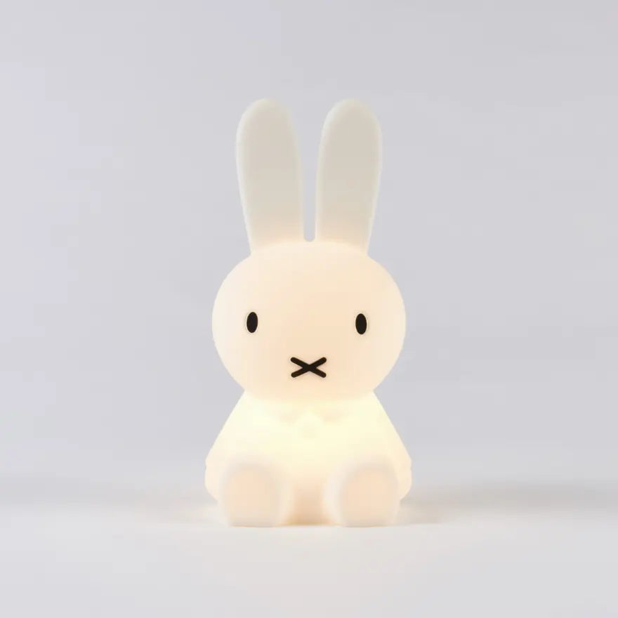 bezprzewodowa miękka lampka nocna z regulacją światła First Light Mr Maria BÉBÉ Concept