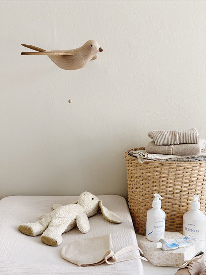 Ruchomy mobil drewniany ptak Koko Bird Kas Kopenhagen BÉBÉ Concept