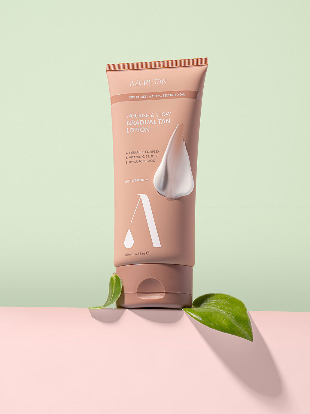 Stopniowo opalający balsam do ciała Nourish & Glow Azure Tan BÉBÉ Concept 