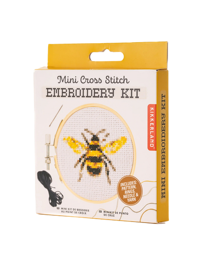 Mini zestaw do wyszywania Embroidery Set Kikkerland BÉBÉ Concept 