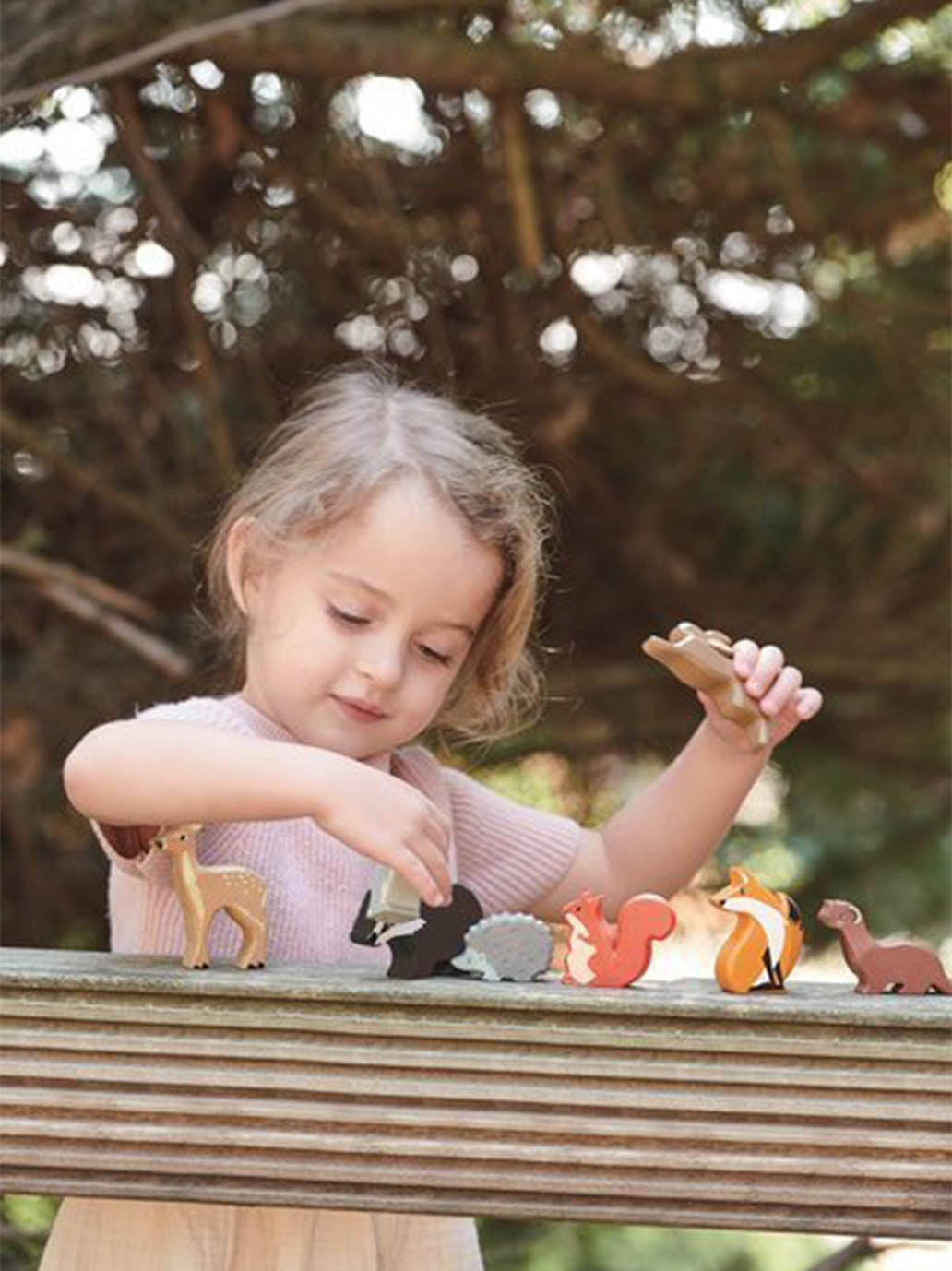 Drewniane figurki do zabawy z gablotką Tender Leaf Toys BÉBÉ Concept