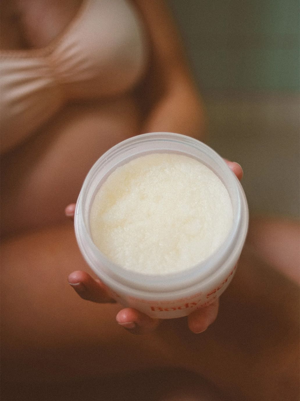 Rewitalizujący peeling cukrowy dla Mam Body Scrub 200 g