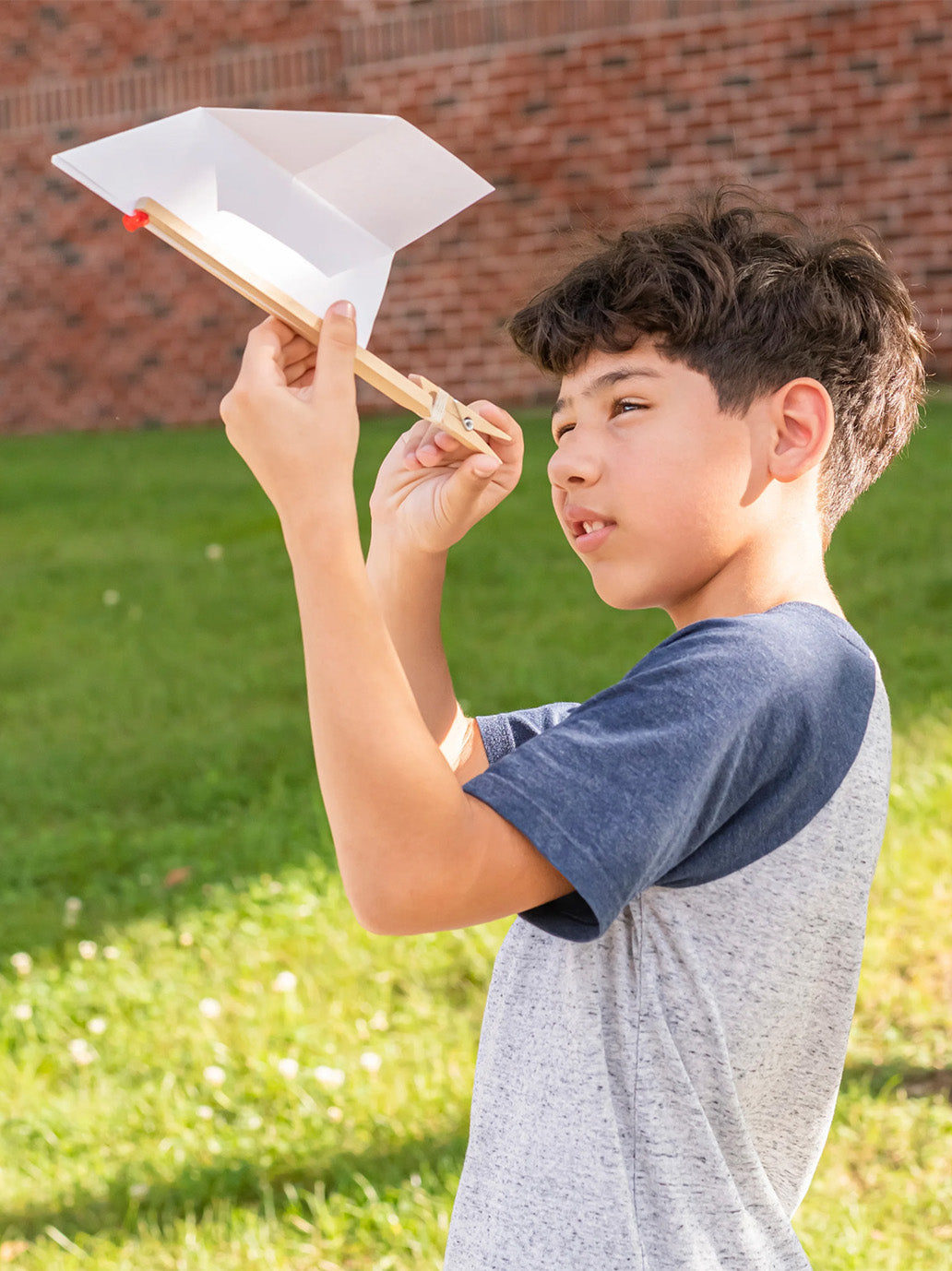 Wyrzutnia do papierowych samolotów Huckleberry Kikkerland BÉBÉ Concept 