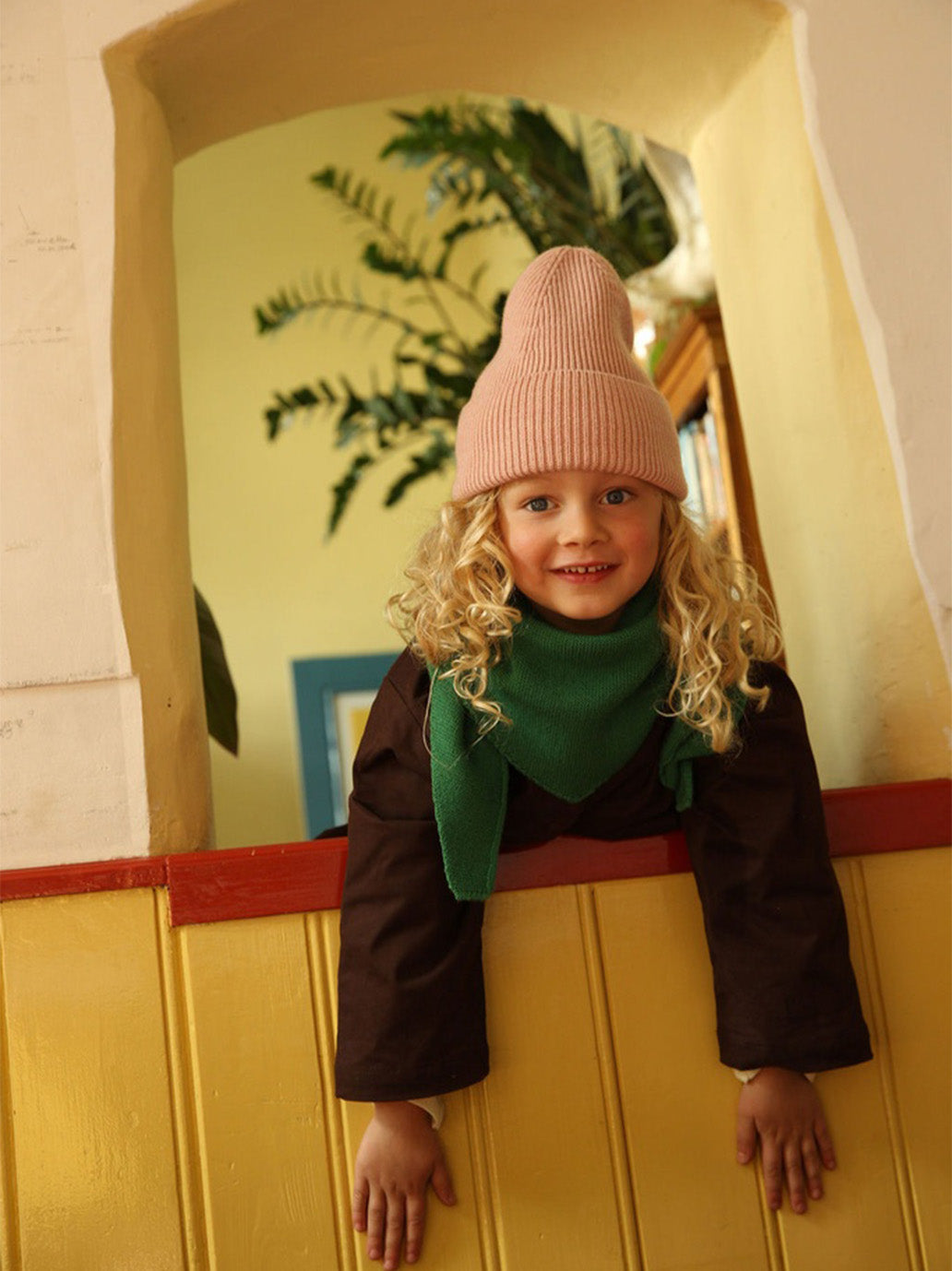 Trójkątny szal chusta z wełny merino Josephina Hvid BÉBÉ Concept 