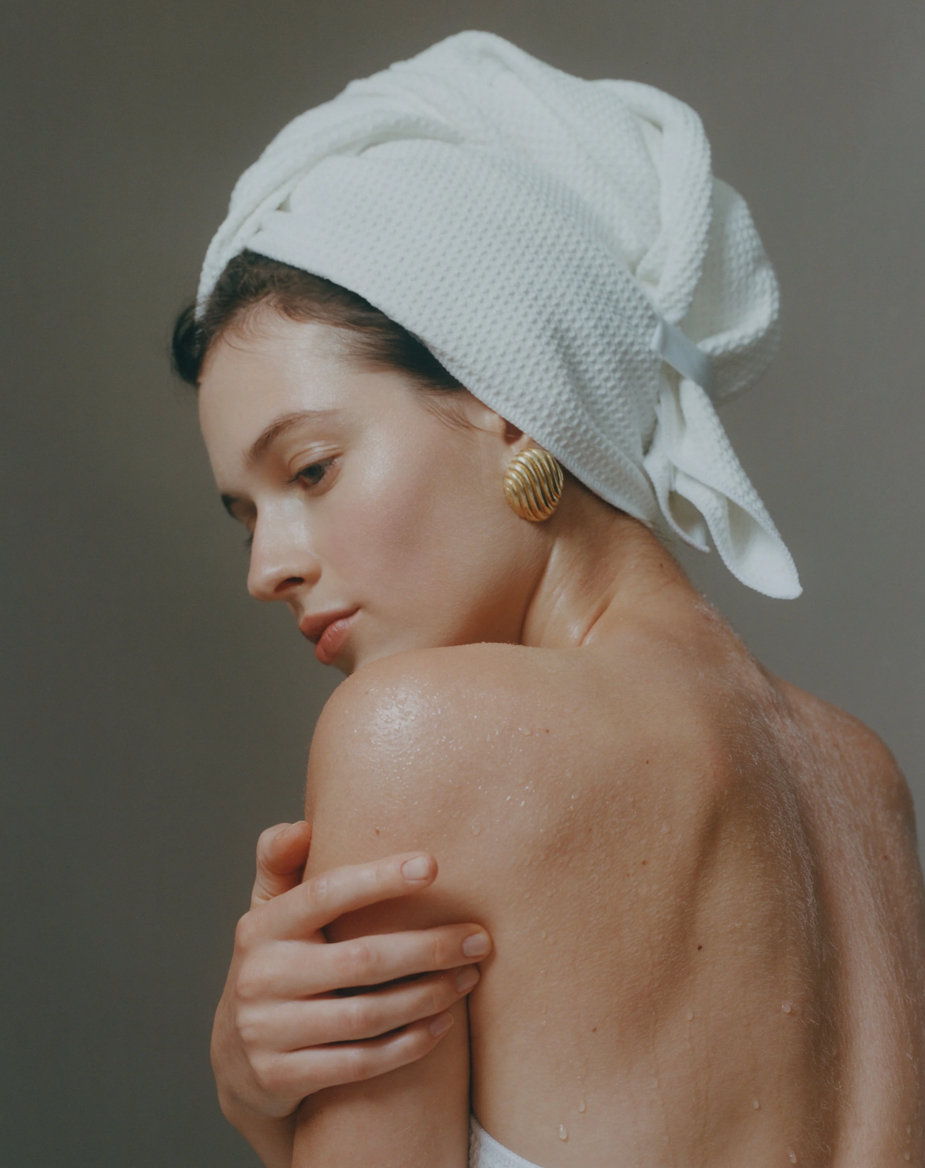 Ręcznik turban do włosów The Hair Hug Towel™ WHITE