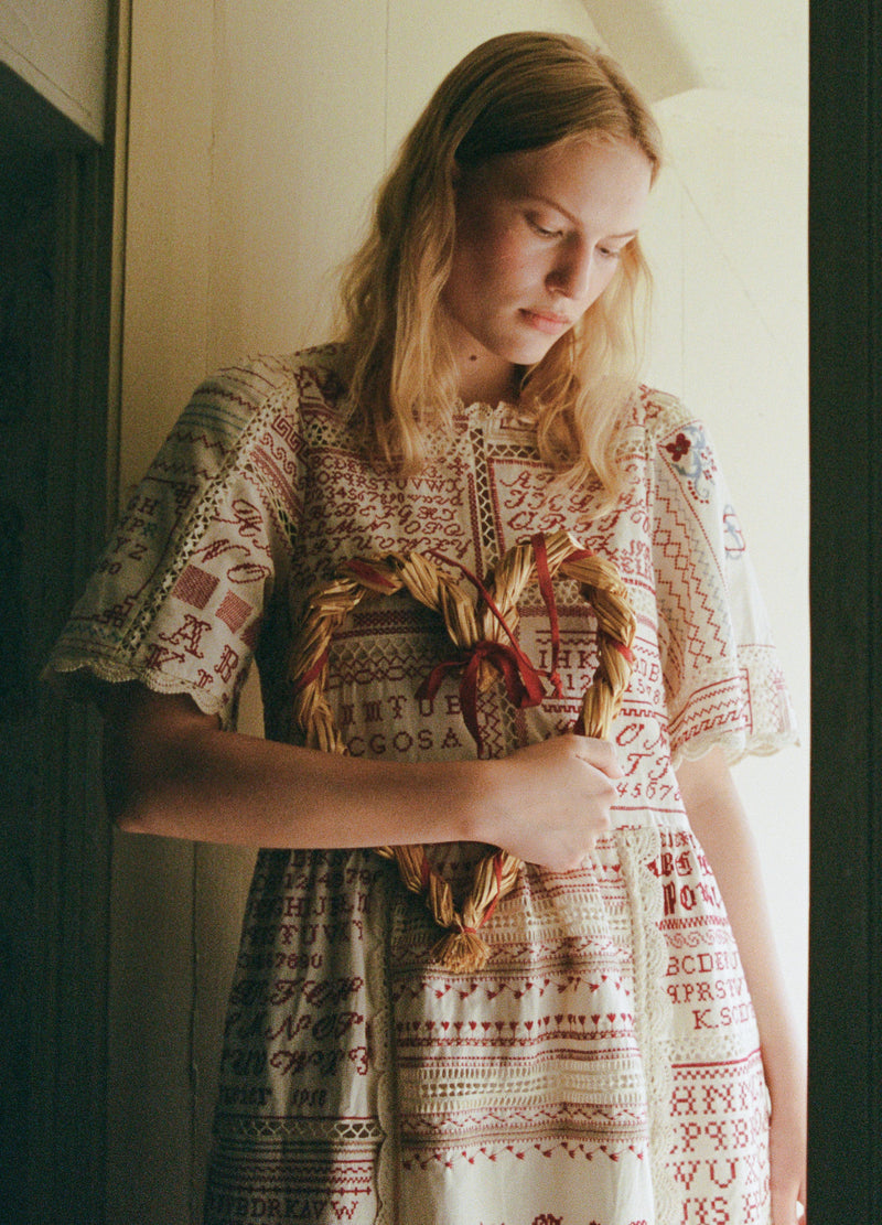 Kit embroidery midi dress