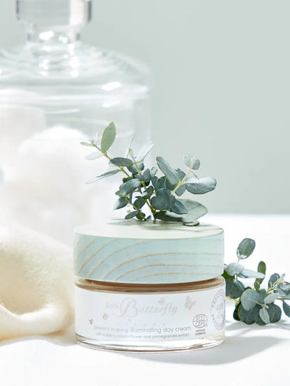 Rozświetlający nawilżający krem do twarzy bezpieczny w ciąży i połogu Little Butterfly London BÉBÉ Concept